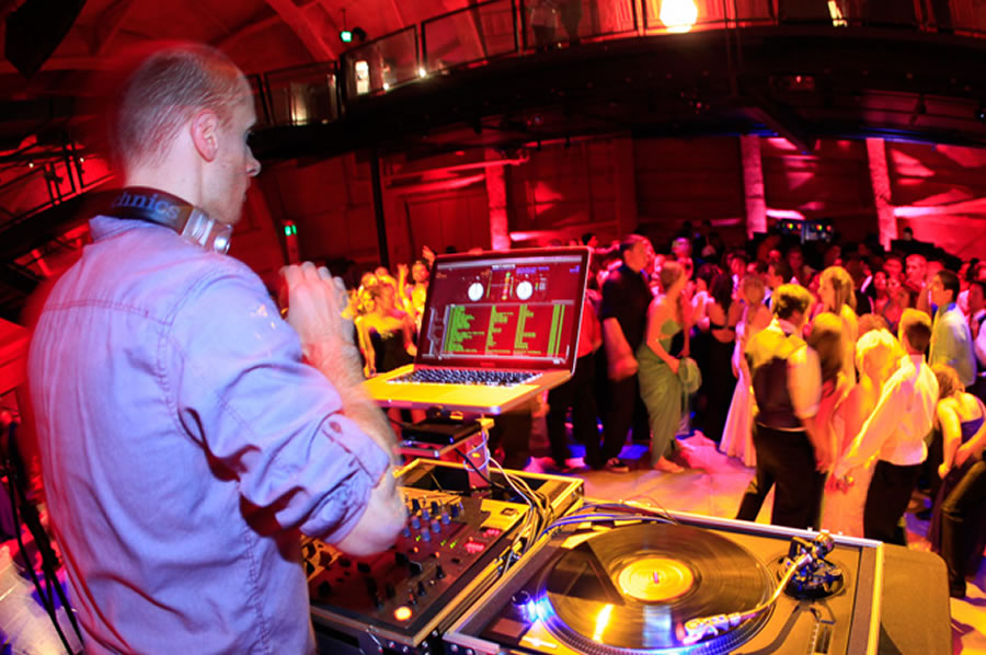 Hire Adelaide Party DJ, Wedding DJ, Corporate DJ for All Events